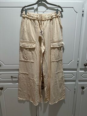 Easel Womens Utility Mineral Washed Wide Leg Terry Knit Cargo Pant- Cream